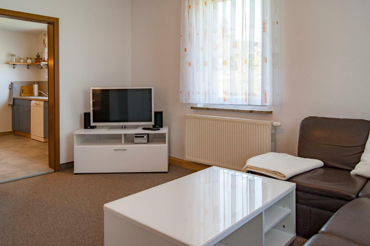 Dreiseitenhof Ferienwohnung Kuenzel 타란트 외부 사진