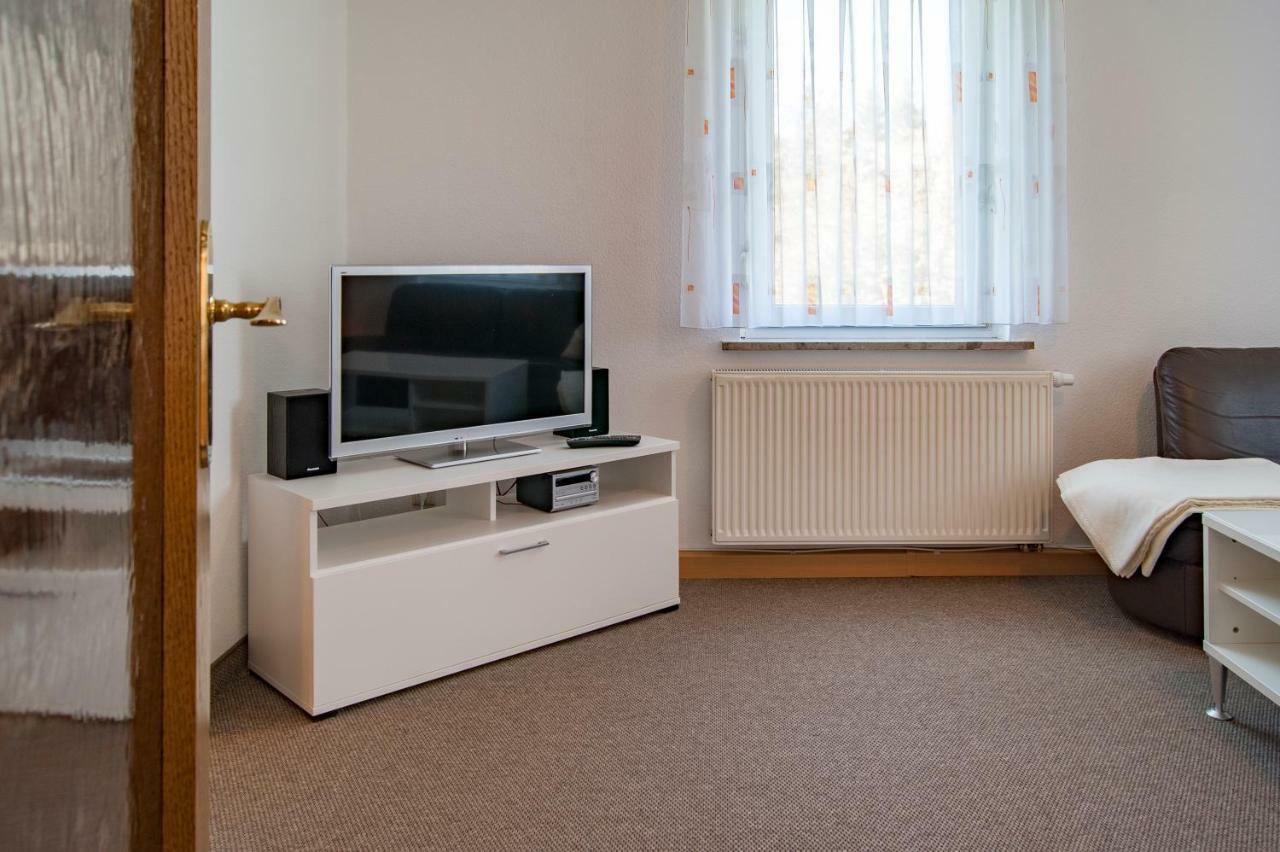 Dreiseitenhof Ferienwohnung Kuenzel 타란트 외부 사진